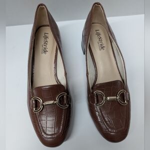 Life Stride Women's Croc-Embossed Brown Loafers Size 7 Comfort Shoes